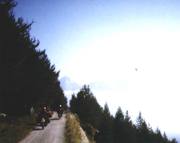 nicht zu weit nachrechts fahren!
